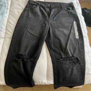 AE high rise mom jeans- size 16. Fits a little small. No stretch